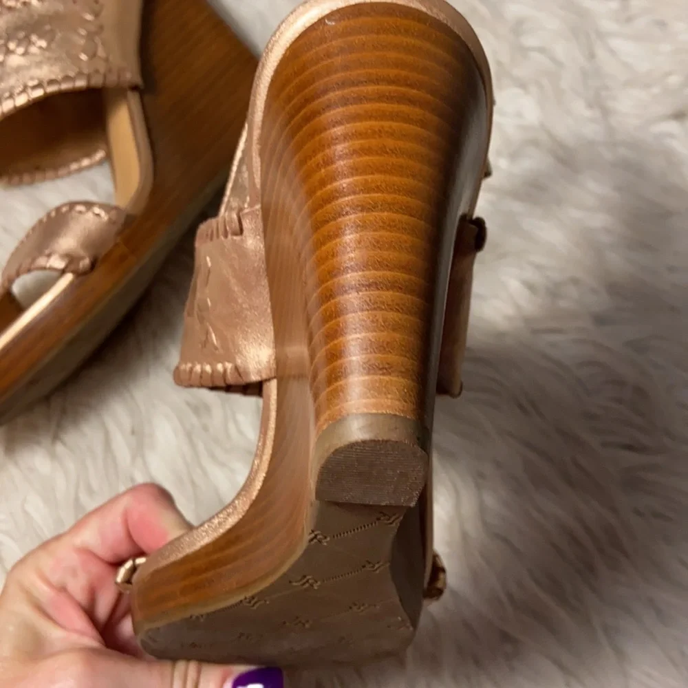 Like new Jack Rogers Vanessa rose Gold Wedge